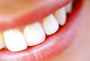 Здоровым и красивым зубам не требуется удаление зубов